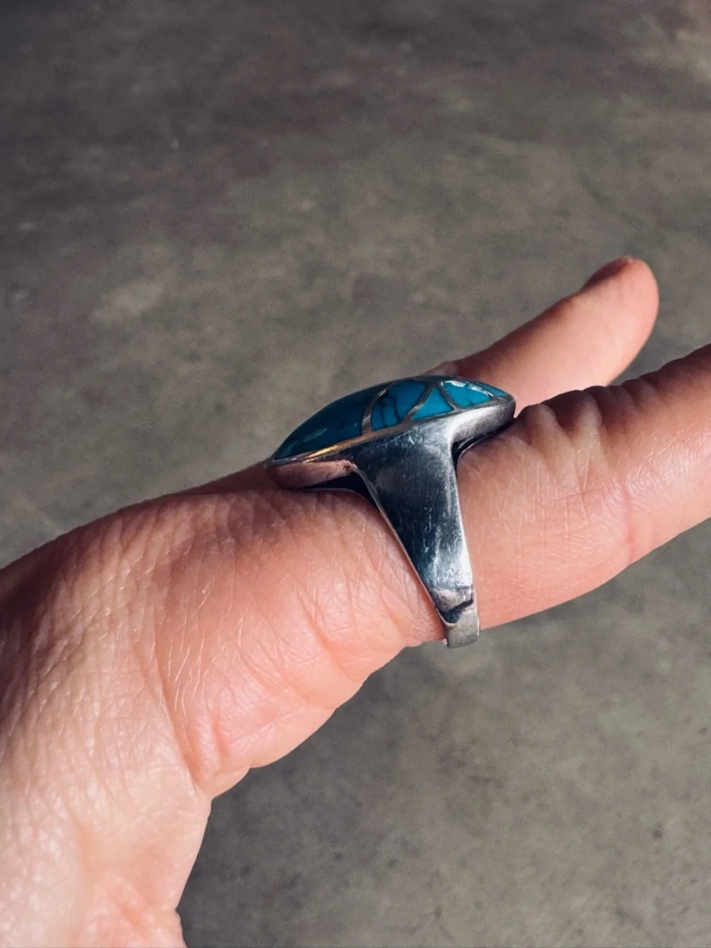 Sterling Silver Statement Turquoise 1” Oval Ring with Flower motif Size 7.75